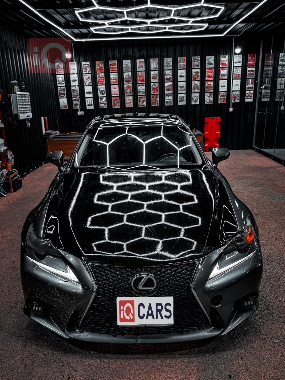 Lexus IS